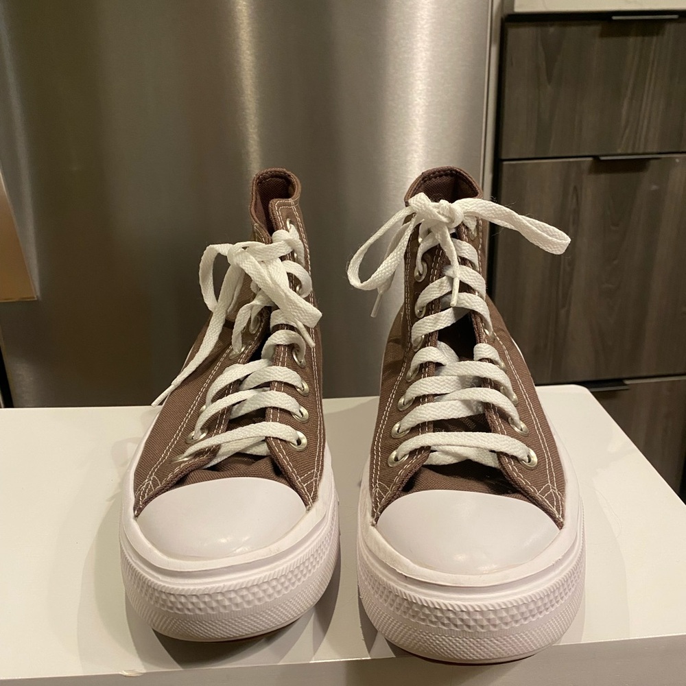 Brown High-Top Platform Converse - Picture 3 of 6